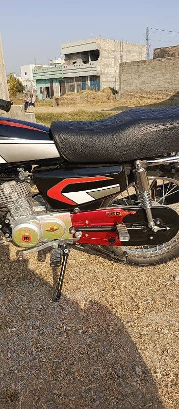 Honda 125 2024 good condition red colour 1