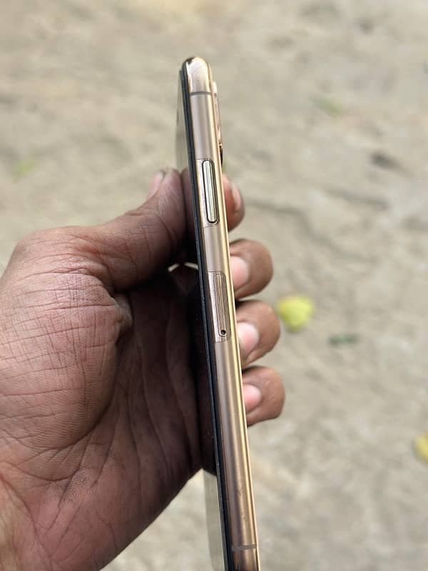 iPhone XS Non PTA (Exchange Possible) 3