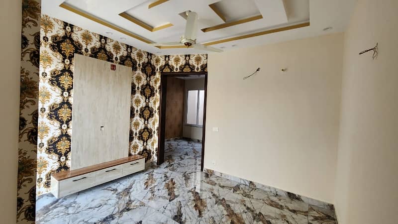 House For sale In Formanites Housing Scheme - Block E Lahore 14