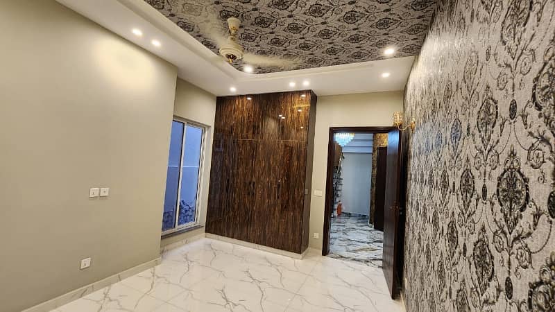 House For sale In Formanites Housing Scheme - Block E Lahore 15