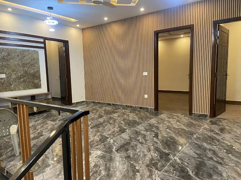 10 Marla house Corner LDA sy pass Electric Gas Water near DHA phase 5 Hot location For Sale 16