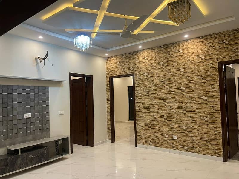 10 Marla house Corner LDA sy pass Electric Gas Water near DHA phase 5 Hot location For Sale 29