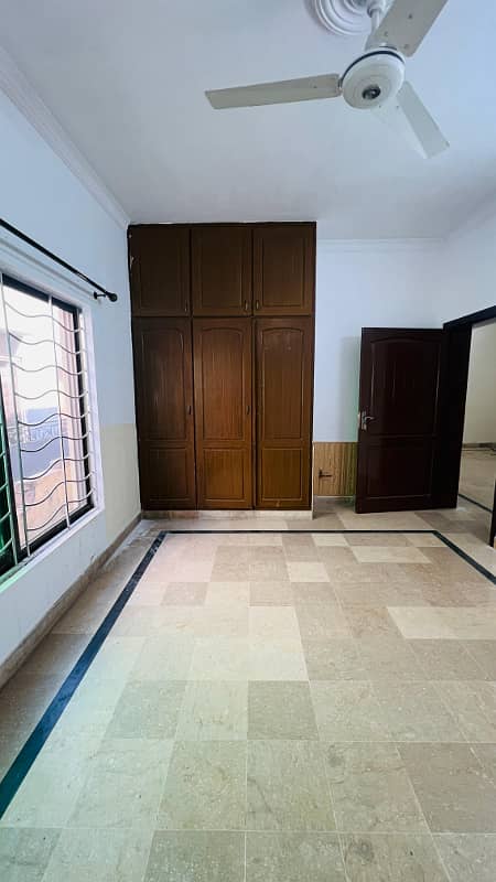 10 Marla upper portion available for rent in phase 6 bahira town Rawalpindi 8