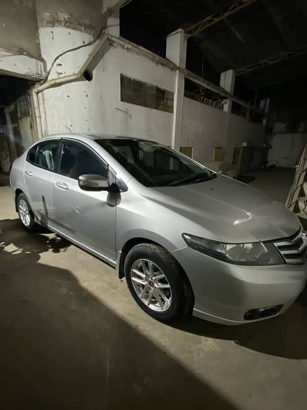 Honda City IVTEC 2015 in lush condition perfect car for home use 11