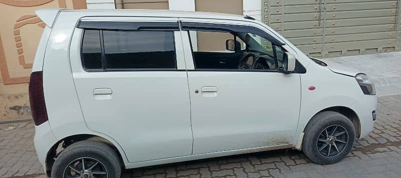 Suzuki Wagon R 2021 17