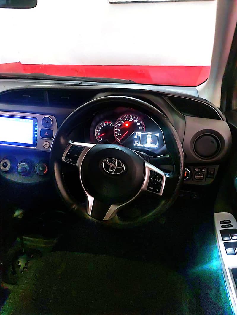 Toyota Vitz 2015 3