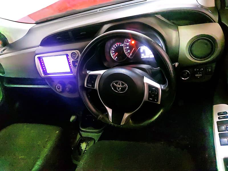 Toyota Vitz 2015 0