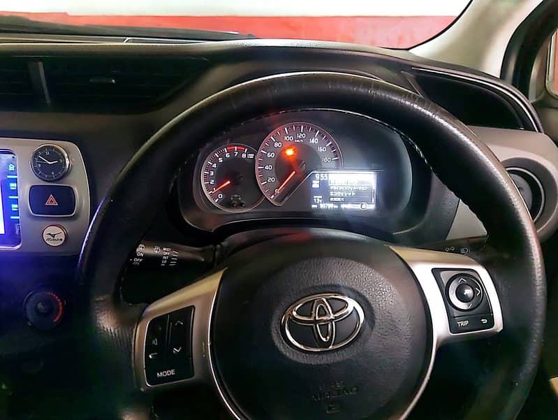 Toyota Vitz 2015 15