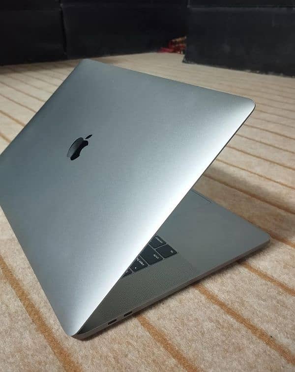 Apple MacBook pro 2019 1