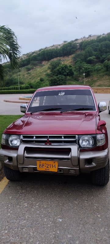 Mitsubishi Pajero 1986 2