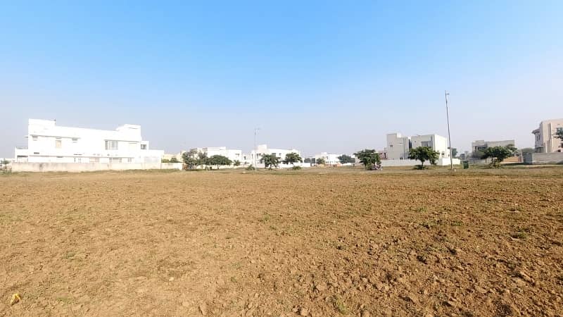 ZEE Real Estate & Builders Offer 1 Kanal Pair On "70" Road Near to Main "160" Road IN the Hearth Of DHA Phase 8 Lahore 4