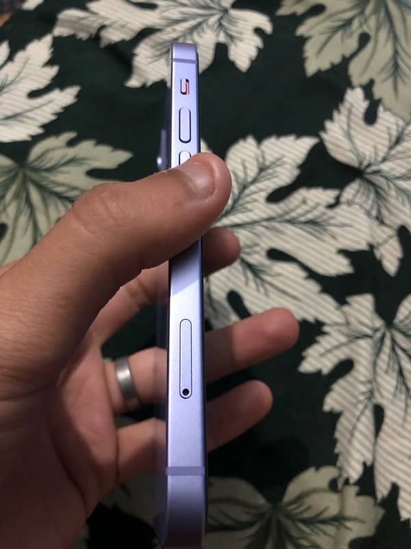 iphone 12 mini (64gb) watersealed 4