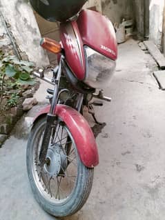 Honda 100 pridor