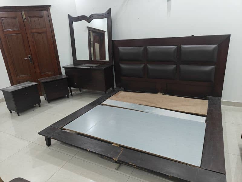 bed set - double bed - wooden bed by Haroon's 3