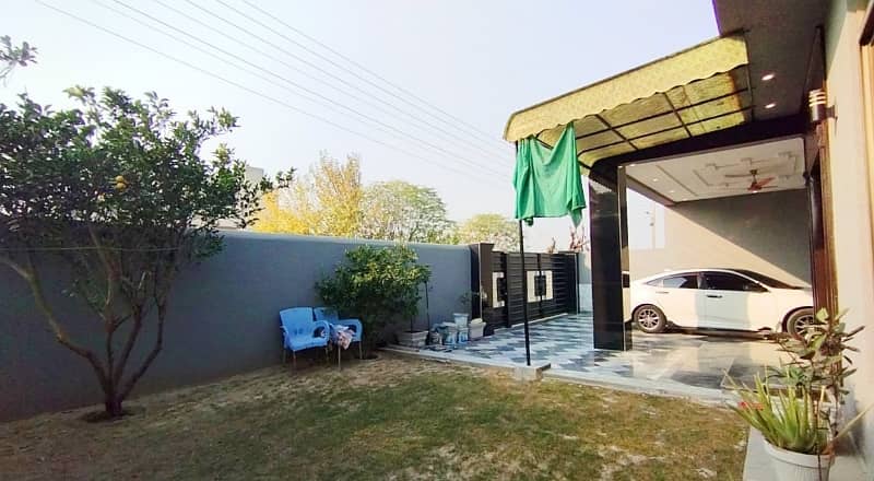 A Beautifully Designed Prime And Hot Location 1 Kanal Single Storey House For Sale In AWT Phase 2, Block E-1 10