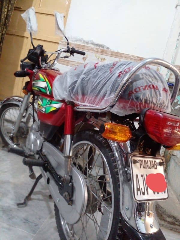 honda 70cc in original condition original documents 3