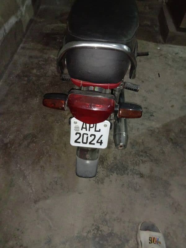 Crown Bike 2022 showroom condition only in 60k 0