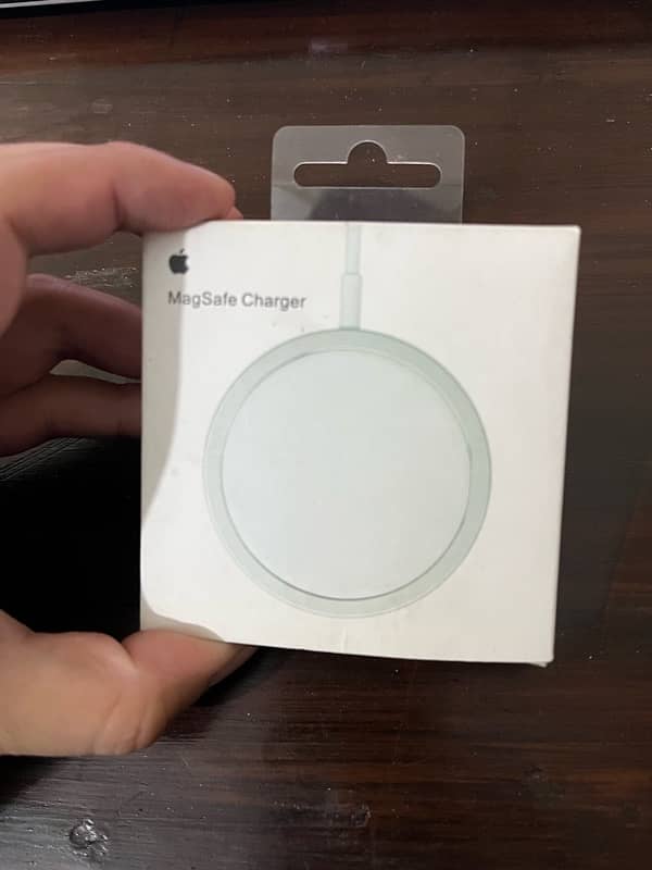 magsafe charger ,20 w 0