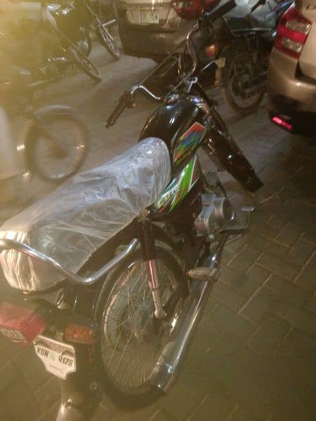 Honda CD 70 motorcycle Model 2021 0