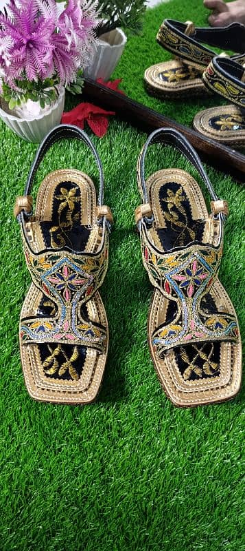 new tila zari chappal 0