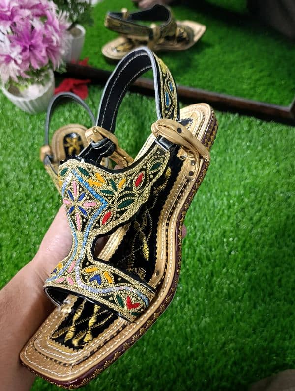 new tila zari chappal 2