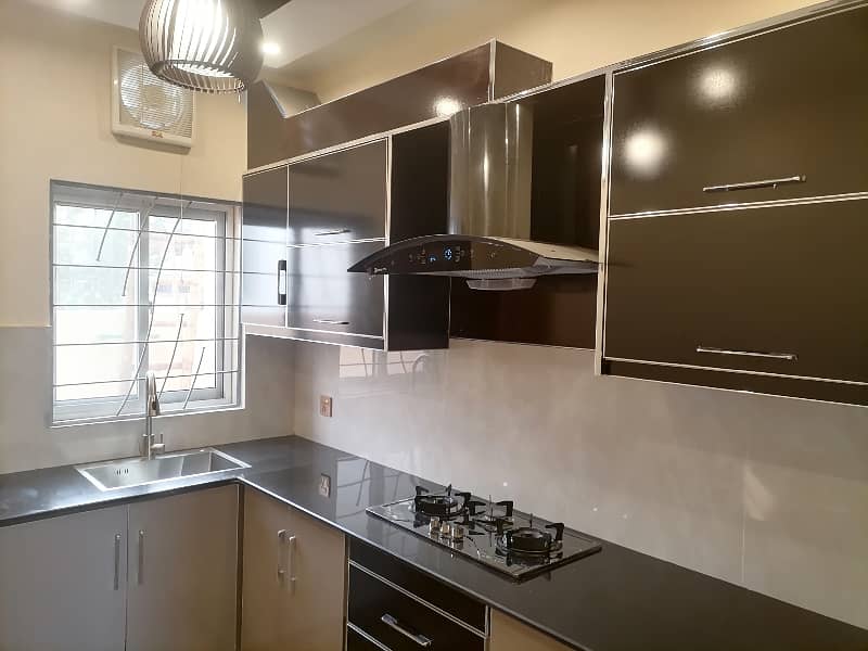 Affordable House For rent In Nawab Town - Block C 6