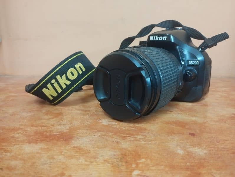 Nikon D5200 for sale. 3