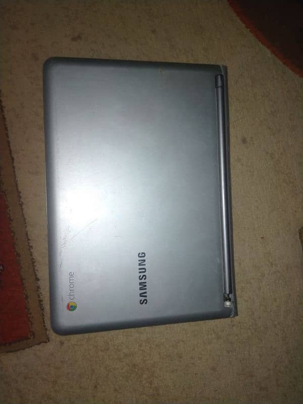 Samsung series 5 chrome book 1