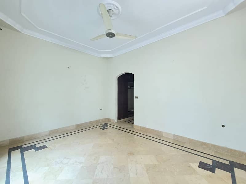 Main Canal Road Near Usmaniya Hotel Faisalabad 20 Marla Upper Portion For Rent: 4 Master Bedroom Attached Bath 17