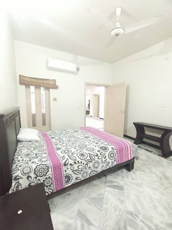 upper portion available for rent Madina town Faisalabad 0