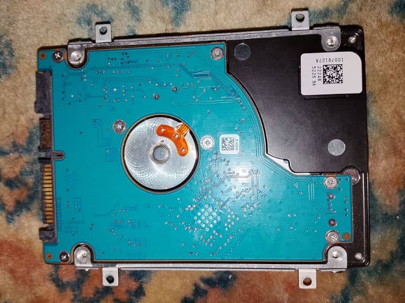 500 GB laptop hard drive price only 3000 ruppes. 3