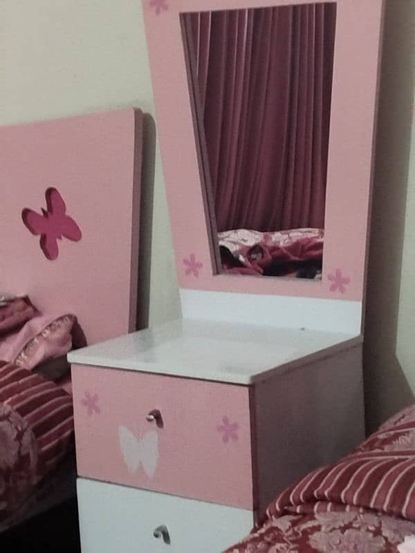 2 single bed for girls with dressing table 0