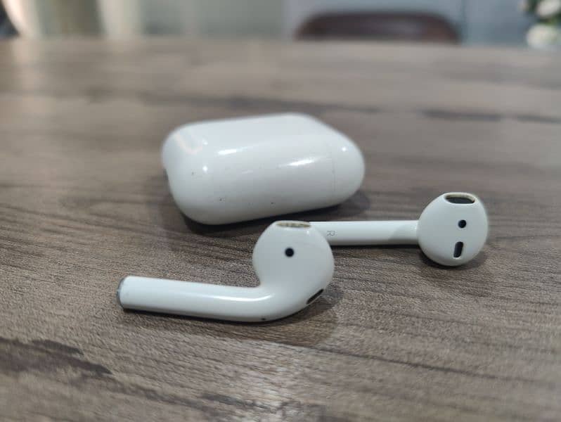 Apple airpods 2ad generation 2