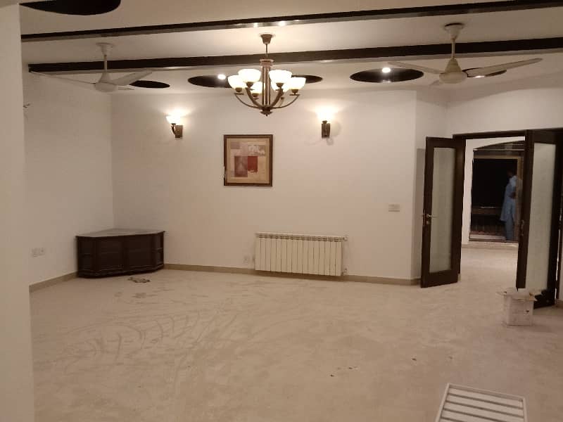 1 Kanal Upper Portion Available For Rent In DHA Phase 1 0