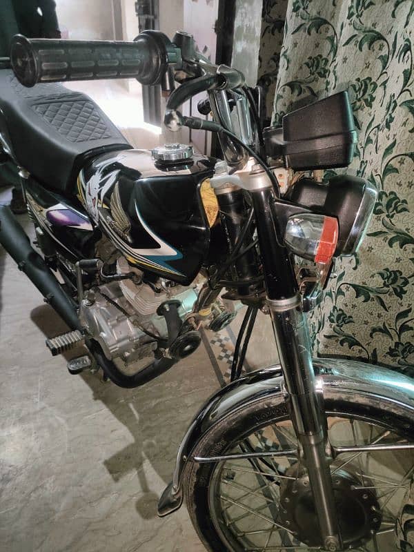 10/8 baqi. condition  bike dekh kr tasli kr skty uu 2