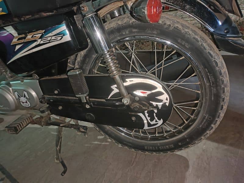 10/8 baqi. condition  bike dekh kr tasli kr skty uu 4