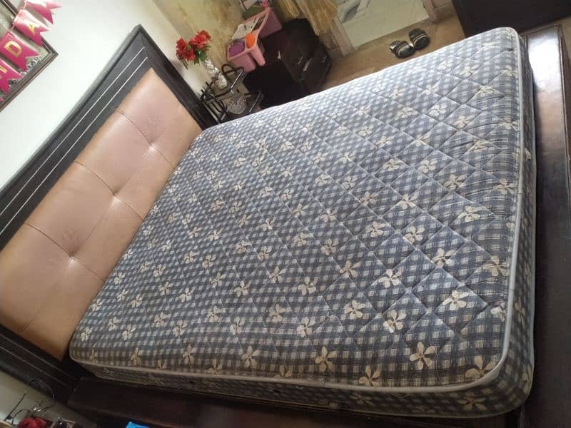 King Bed, Mattress, Dressing Table without Cupboard for sale 13