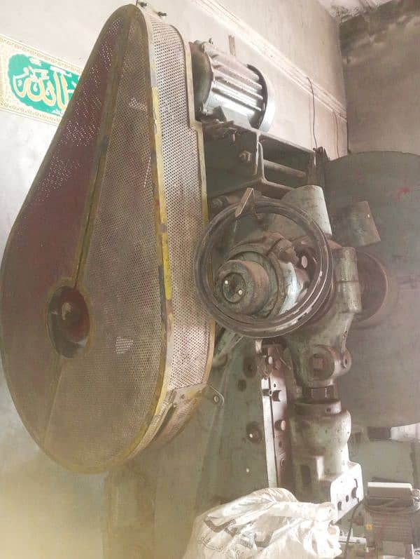 1power press 50ton 1 laeth machine 7 feet England 1 drill warma 2 head 1