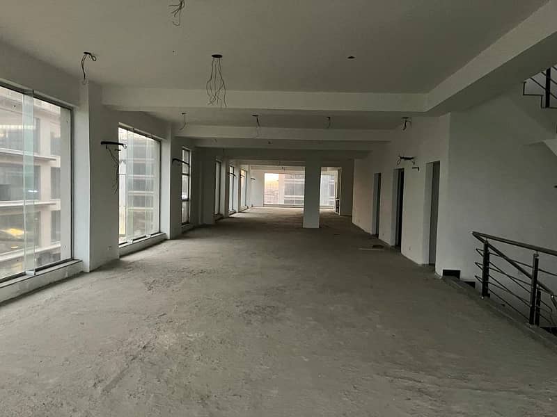 8 Marla Commercial Building Facing Fountain For Sale In Fairways Commercial Defence Raya 11