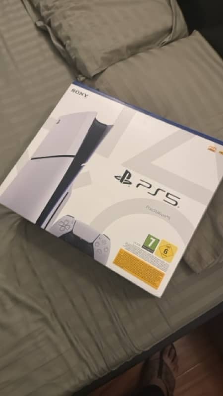 ps5 slim UK/DUBAI region NEW 0