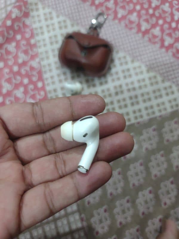 Apple Airpods Pro 4