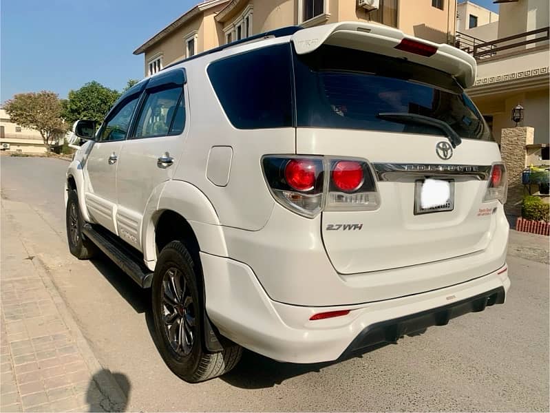 Toyota Fortuner 2015 1