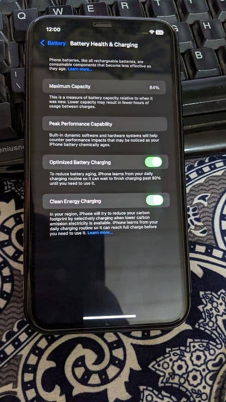 iPhone 11 64 GB JV 84 Battery Health 10/10 condition 7