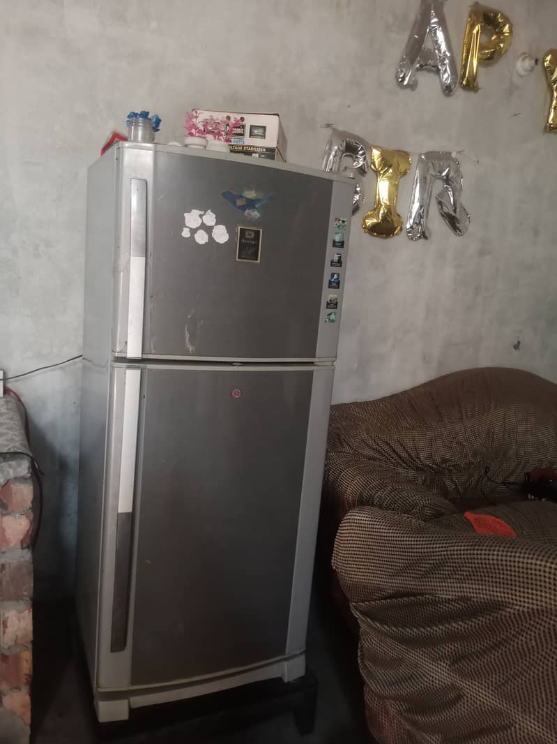 Used refrigerator good condition 0