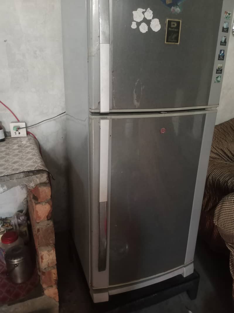 Used refrigerator good condition 4