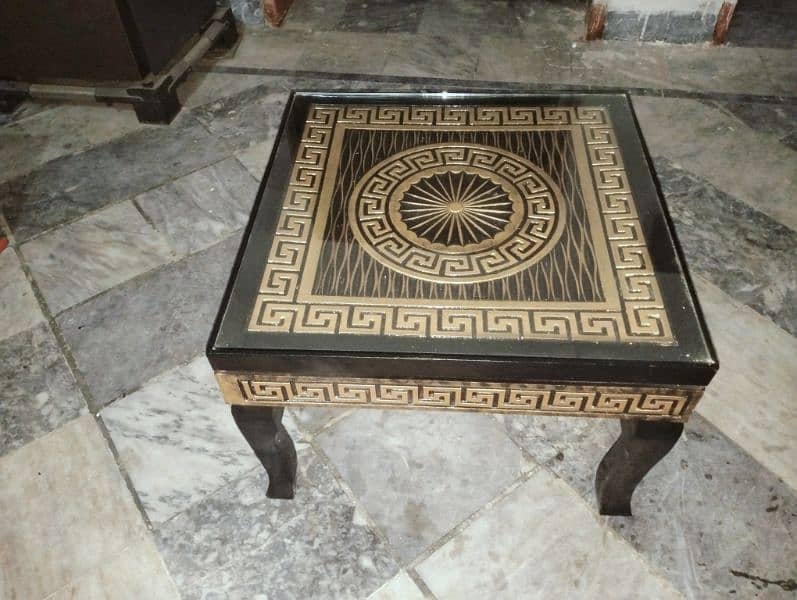 best condition coffee Table for sale size 24×24 2