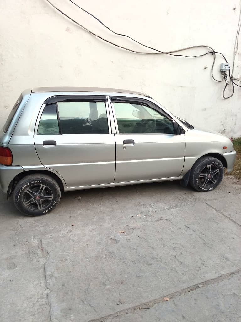 Daihatsu Cuore 2003 10