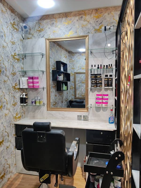 Beauty saloon for sale / complete setup sale / condition 8/10 4