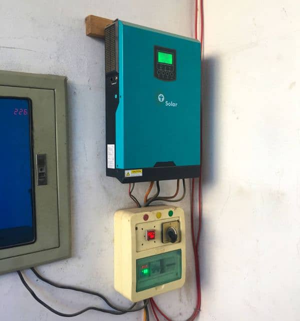 5Kw Tesla Solar Inverter (Great Working Condition) 1