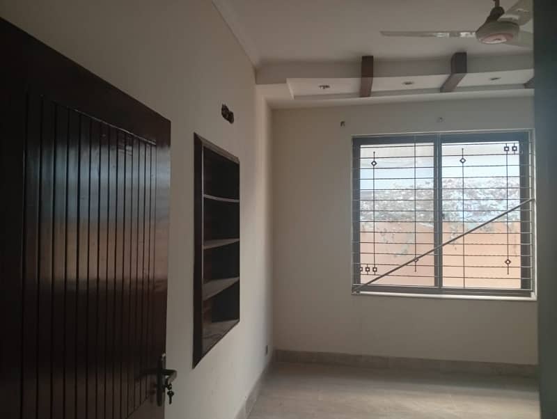 10 Marla House For sale Is Available In Wapda Town Phase 2 2